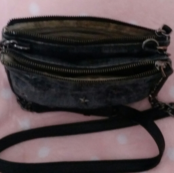 GUESS Handbag - Picture 3 of 4